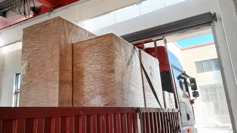 Export packing and carton marking before shipment