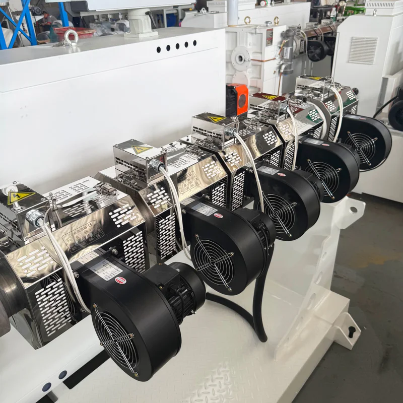 Vented barrel and vacuum degassing on an extruder