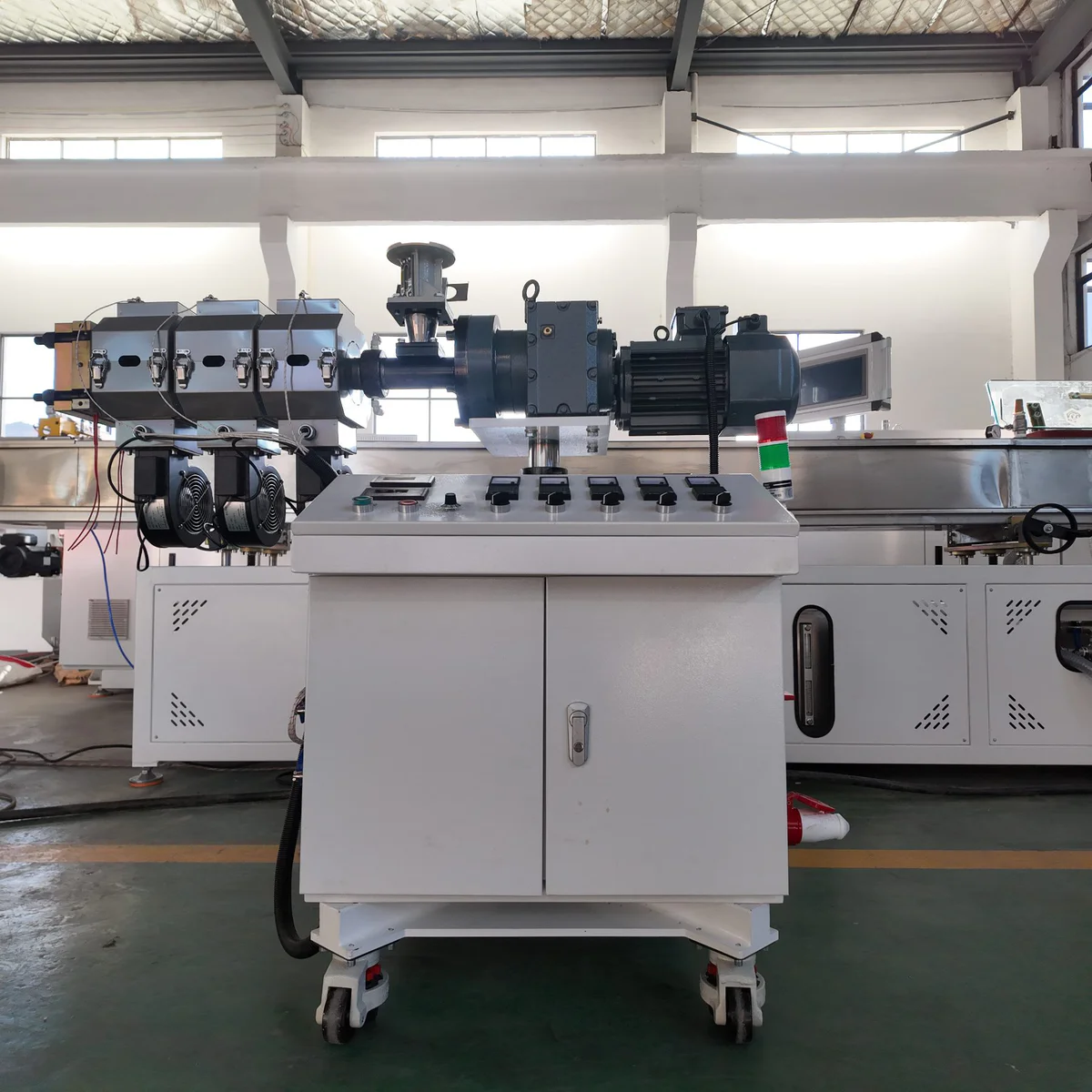 High filler material that increases screw wear