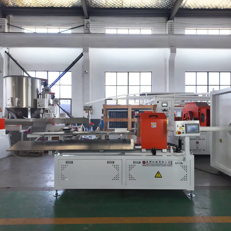 Plastic extrusion machine for core tube extrusion line cutting in pipe and profile production
