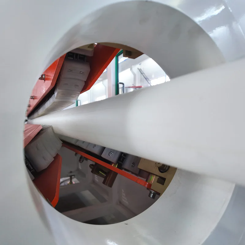 Plastic extrusion machine with three claw haul off for pipe and profile production