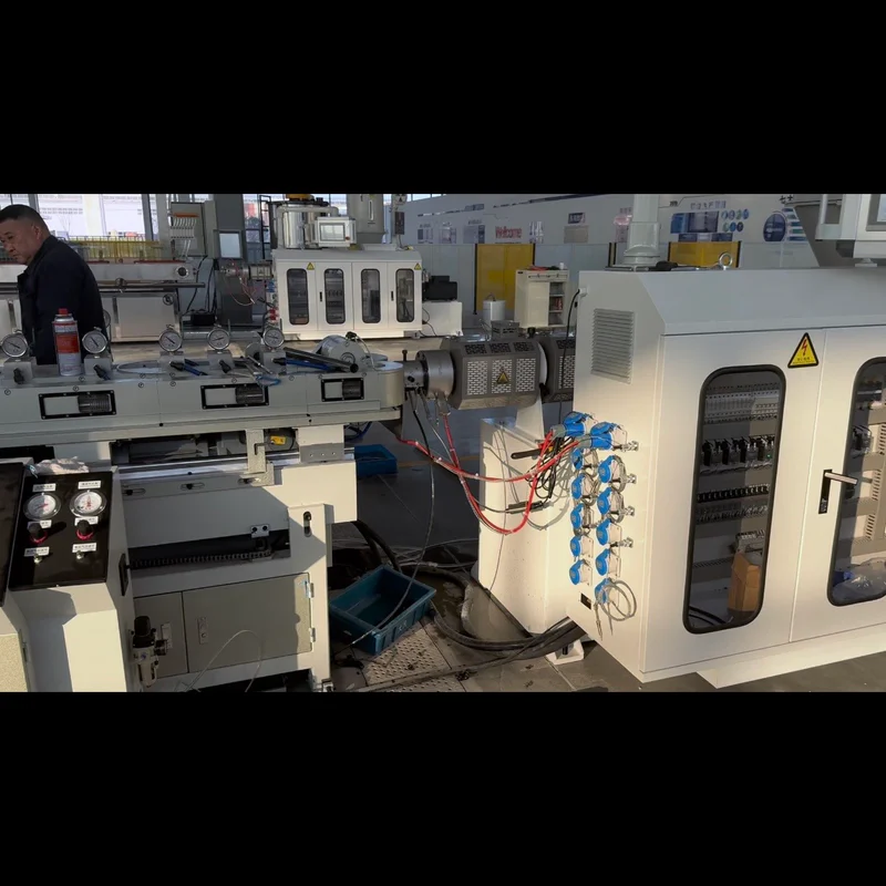 Plastic extrusion machine for manufacturing plastic pipes and profiles in factory setting