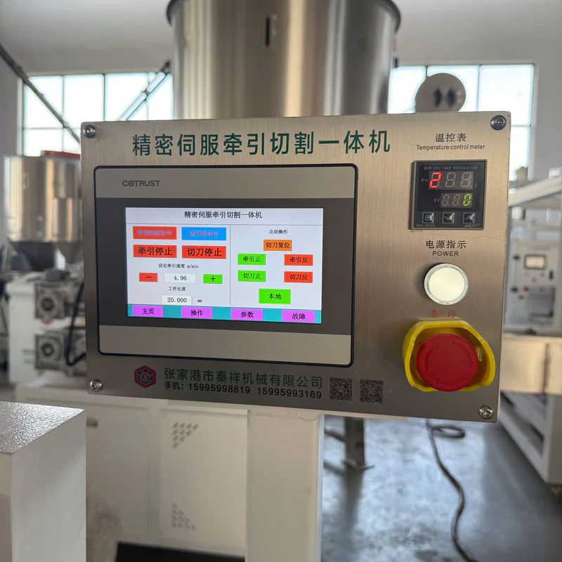 Plastic extrusion machine for manufacturing plastic pipes and profiles in factory setting