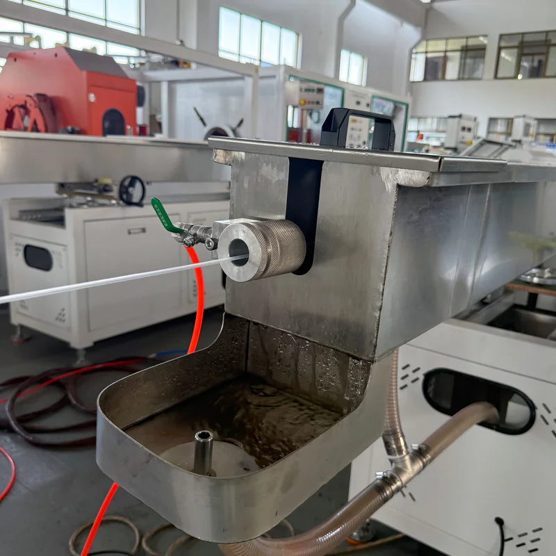 Plastic extrusion machine for plastic pipe and profile manufacturing in a showroom setting