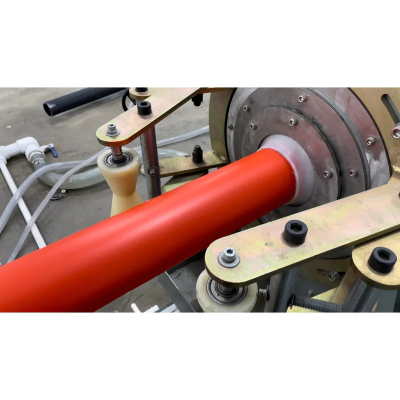 Plastic extrusion machine for manufacturing plastic pipes and profiles