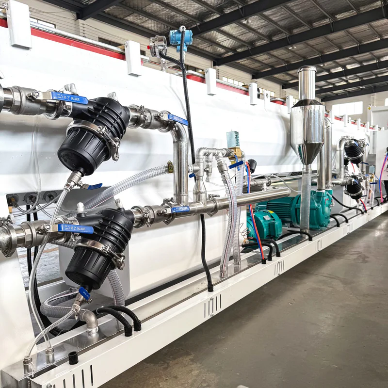 Plastic extrusion machine for manufacturing plastic pipes and profiles in a factory setting