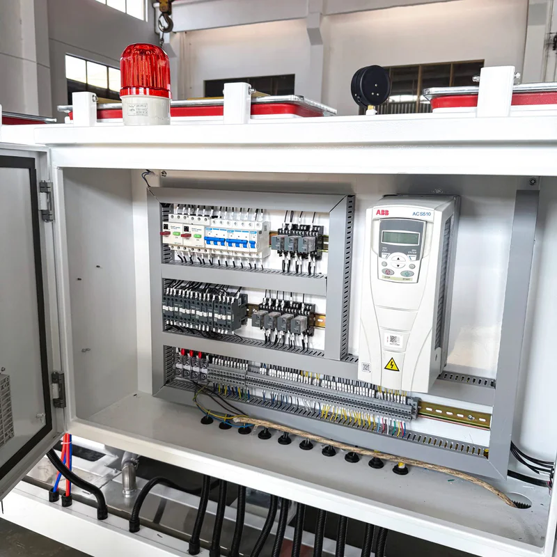 Plastic extrusion machine for manufacturing plastic pipes and profiles in a showroom