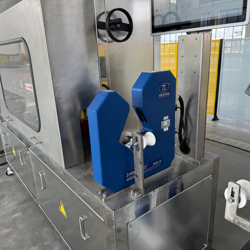 Plastic extrusion machine for manufacturing plastic pipe and profile in factory setting