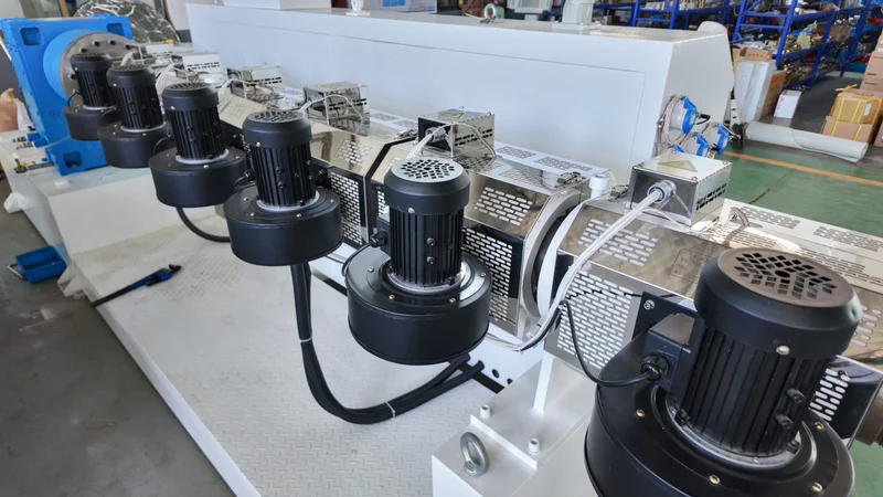 Plastic extrusion machine with cooling fans for PPH pipe extrusion line