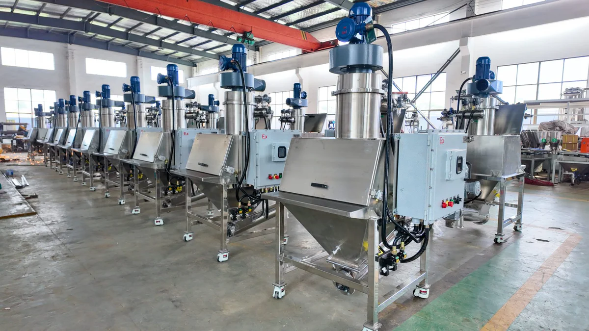 Dust-Free Feeding Station