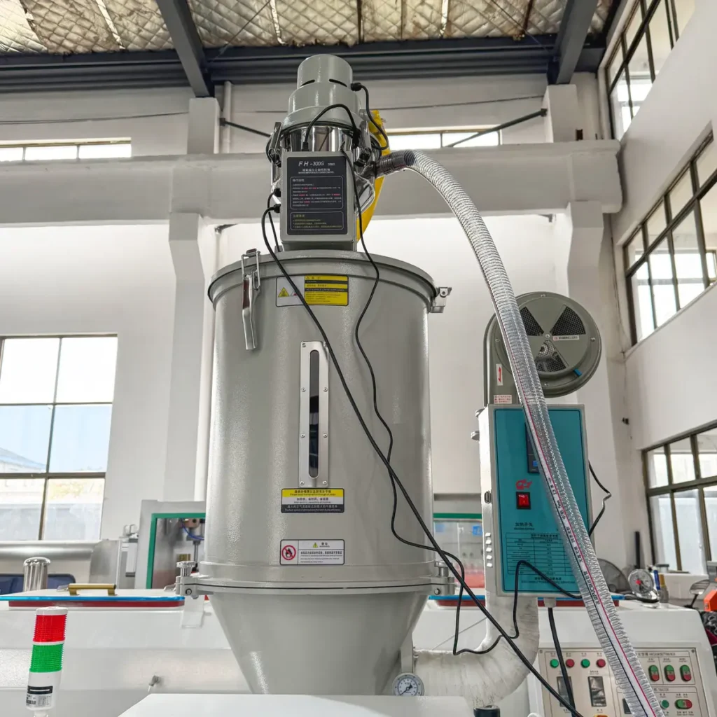 Plastic extrusion machine for plastic pipe and profile production in showroom