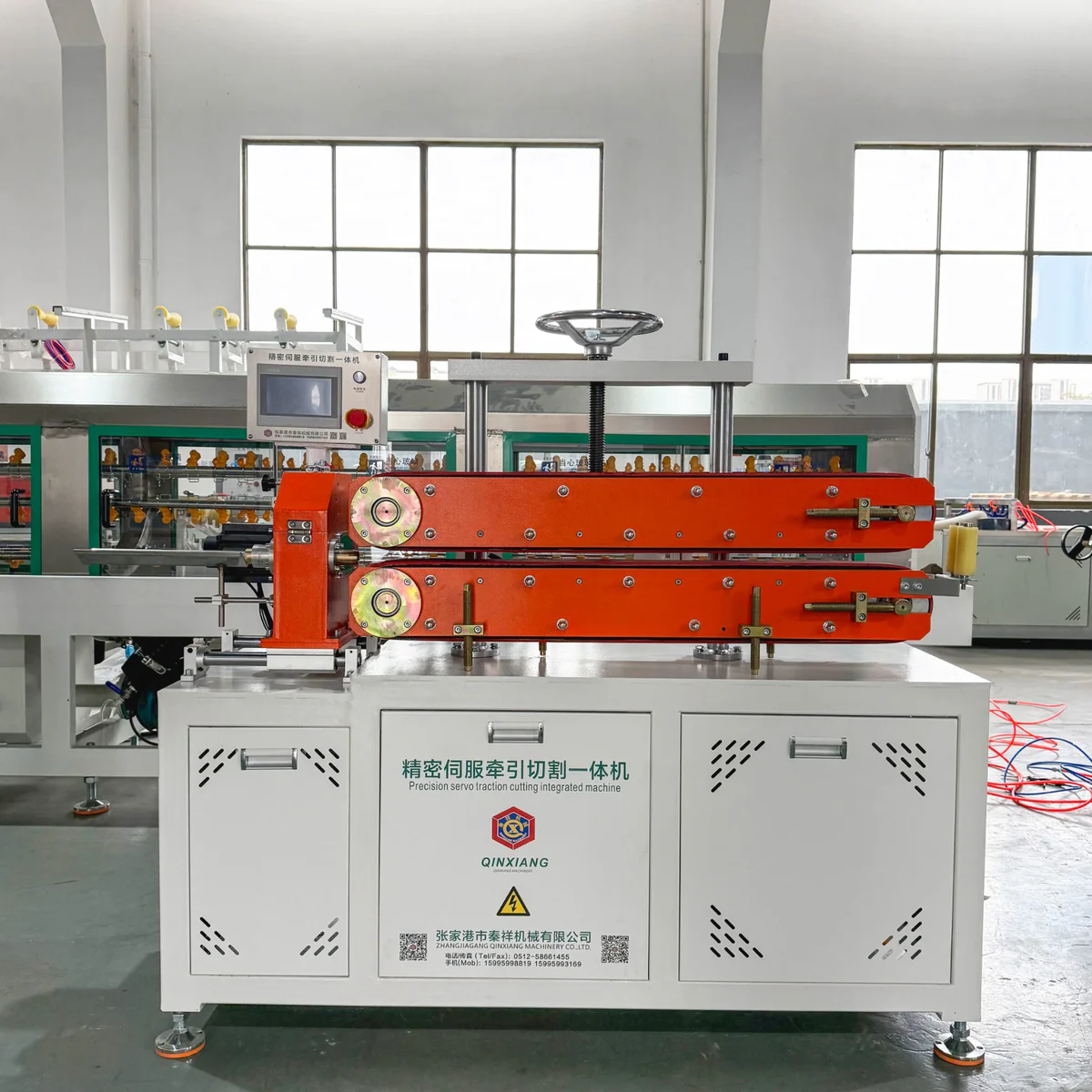 PE tube extrusion line haul off machine