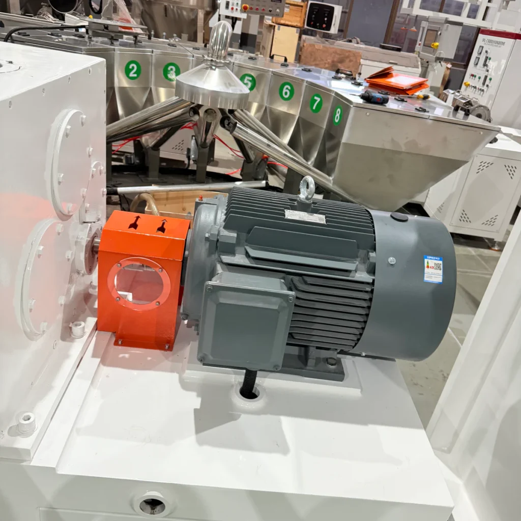 Plastic extrusion machine for PVC pipe and decorative profile production in showroom