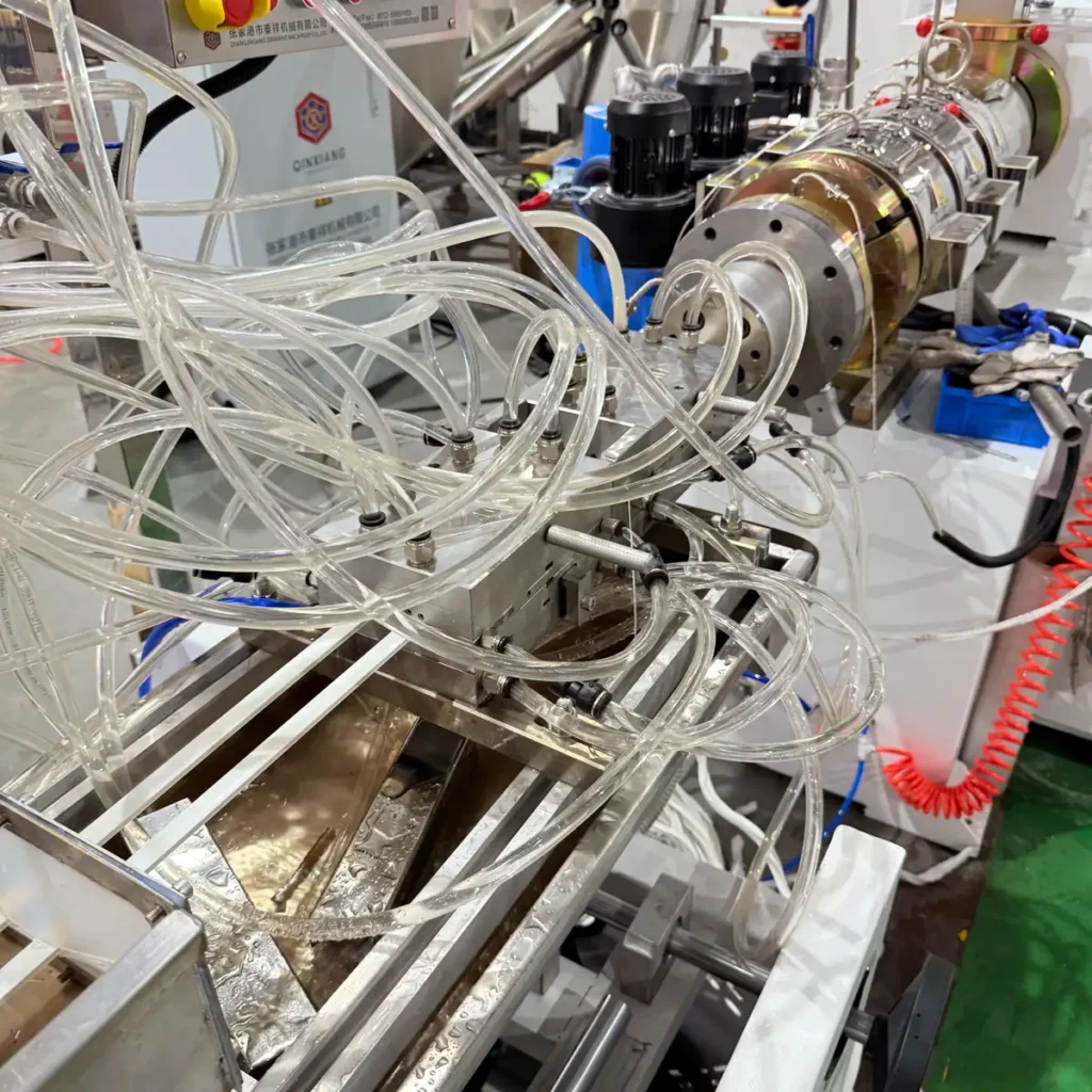 Plastic extrusion machine used for plastic pipe and profile manufacturing