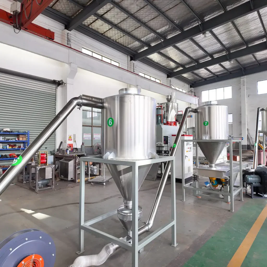 Plastic extrusion machine for manufacturing plastic pipes and profiles in showroom